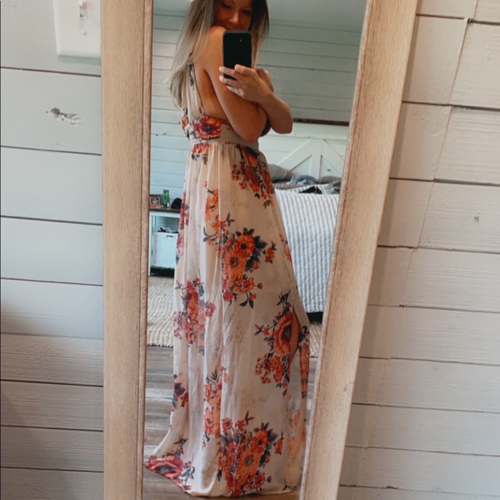 Super cute maxi  dress, never worn. New with tag